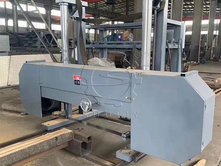 band saw for cutting timber
